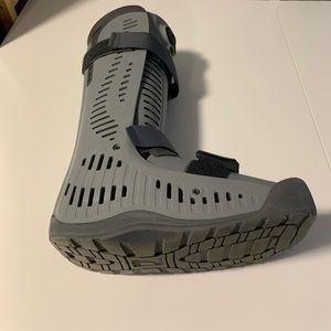 Air cast walking boot size medium